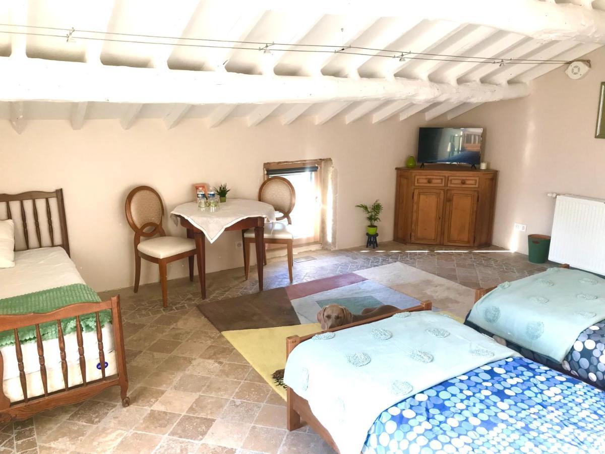 La Bergerie Des Amandiers Chambres Et Table D'Hotes 말라타번 외부 사진
