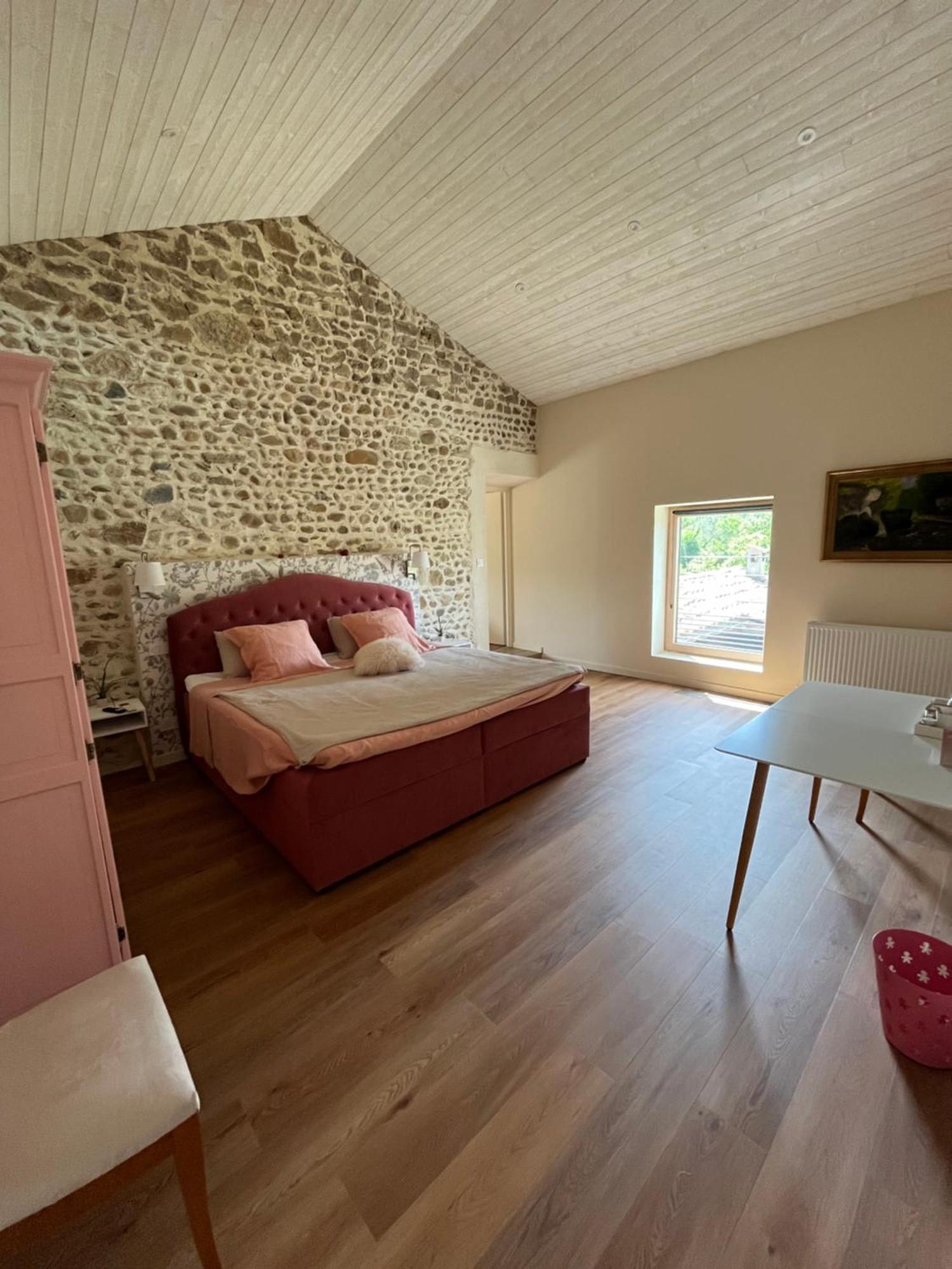La Bergerie Des Amandiers Chambres Et Table D'Hotes 말라타번 외부 사진